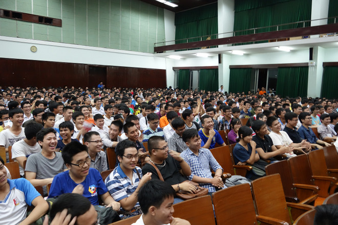 Lãnh đạo FPT “tiếp lửa” cho sinh viên Đại học Bách khoa Hà Nội ảnh 2