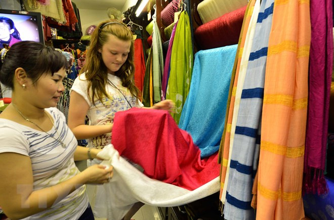 "Sắc lụa nghìn năm" tại tuần văn hóa du lịch thương mại Vạn Phúc ảnh 1