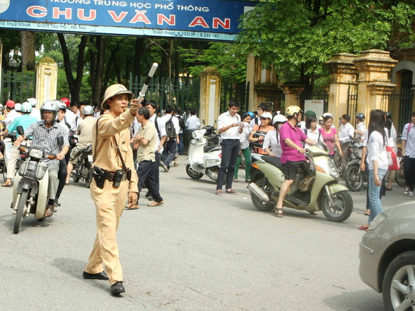 Ngành giáo dục và công an phối hợp bảo đảm an ninh trường học ảnh 1