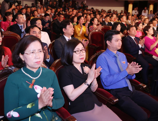 Các đại biểu tham dự buổi lễ. (Ảnh: Lâm Khánh/TTXVN) Phát biểu của Chủ tịch nước tại Lễ trao tặng Giải thưởng Hồ Chí Minh ảnh 2