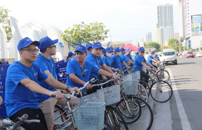 thanh nien nha trang.jpg