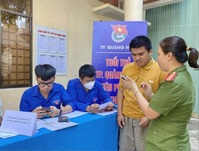 thanh nien da nang.jpg