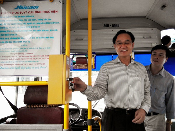 Thẻ điện tử xe buýt: Khó "đo" được sự trung thực của hành khách ảnh 2