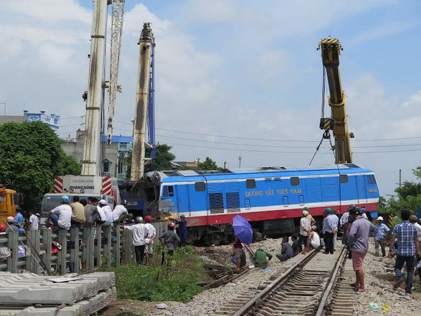 Thông tuyến trở lại sau vụ tai nạn đường sắt tại Nam Định ảnh 1