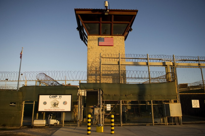 Mỹ chuyển 10 tù nhân từ nhà tù Guantanamo sang Oman ảnh 1