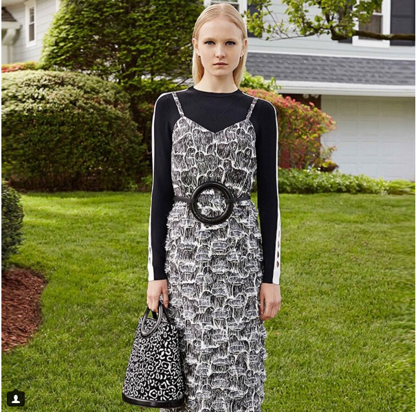 Thời trang ngày giao mùa - Sức hấp dẫn của đầm hai dây ảnh 9