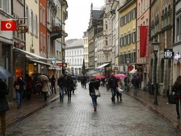 Kinh tế Eurozone tiếp tục phục hồi bất chấp nhiều rủi ro ảnh 1