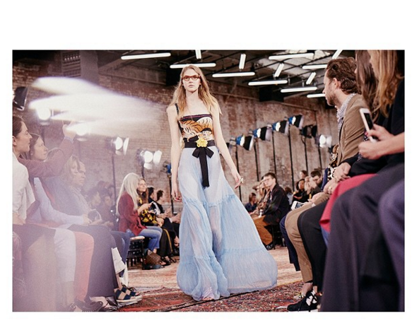 Thời trang ngày giao mùa - Sức hấp dẫn của đầm hai dây ảnh 5