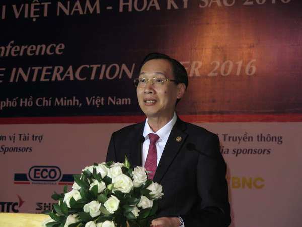 Phó Chủ tịch UBND Thành phố Hồ Chí Minh Lê Thanh Liêm phát biểu trong buổi hội thảo. (Ảnh: Hoàng Hải/TTXVN) Doanh nghiệp Hoa Kỳ mong muốn mở rộng đầu tư tại Việt Nam ảnh 2