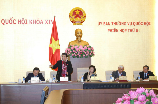 Phó Chủ tịch Quốc hội Tòng Thị Phóng phát biểu ý kiến. (Ảnh: Doãn Tấn/TTXVN) Dư nợ vay của Hà Nội không được vượt quá 60% số thu ngân sách ảnh 1