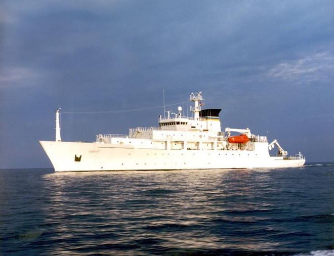 Tàu USNS Bowditch của Mỹ. (Nguồn: Reuters) Trung Quốc nói sẽ trao trả thiết bị lặn cho Mỹ trong vòng 24 giờ ảnh 1