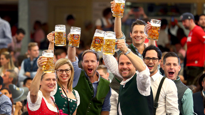 Đức: Lễ hội bia Oktoberfest trở lại sau 2 năm đại dịch COVID-19 ảnh 1