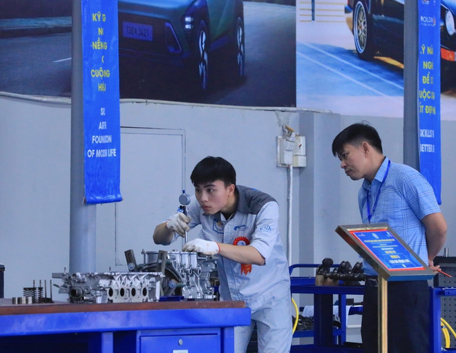 ttxvn_day nghe giao thong cong chinh.jpeg