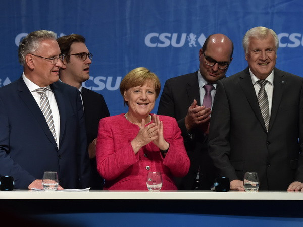 Đảng của Thủ tướng Merkel nhận thất bại tồi tệ nhất trong vòng 58 năm ảnh 1