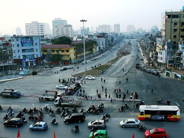 Ảnh minh họa. (Ảnh: Huy Hùng/TTXVN) Vì sao đoạn đường “dát vàng” sắp triển khai lại đắt nhất Hà Nội? ảnh 1