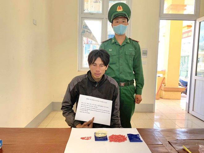 Công an Điện Biên bắt giữ đối tượng tàng trữ ma túy tổng hợp và heroin ảnh 1