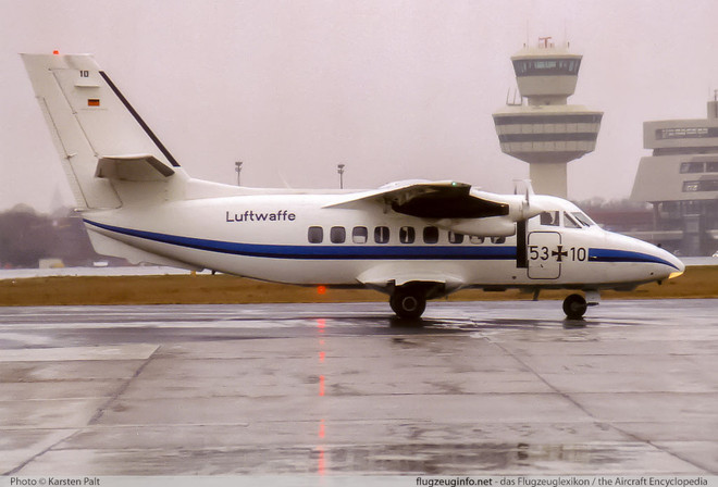 Nga: Một máy bay chở khách phải hạ cánh khẩn cấp ảnh 1