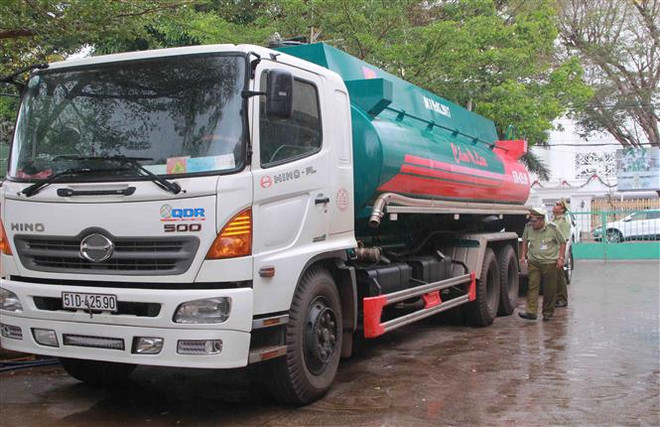 Tạm giữ xe bồn chở 20.000 lít xăng không rõ nguồn gốc ảnh 1