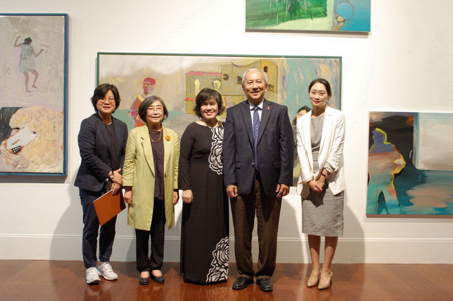 Triển lãm mỹ thuật kỷ niệm 25 năm quan hệ ngoại giao Việt Nam-Hàn Quốc ảnh 1