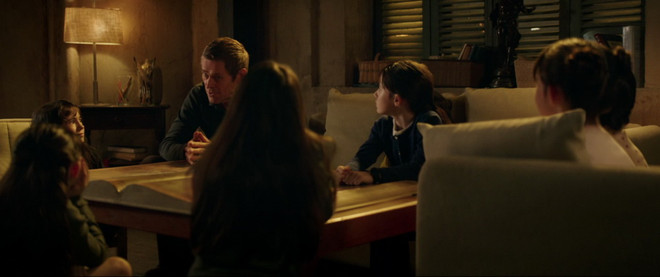 “What Happened to Monday” - Một tương lai hoàn toàn khác biệt ảnh 2