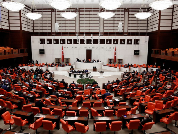 Quốc hội Thổ Nhĩ Kỳ ẩu đả xung quanh việc sửa đổi hiến pháp ảnh 1