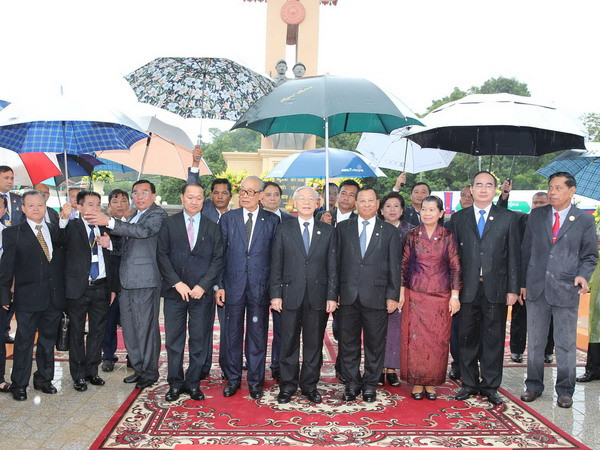 Vinh quang thuộc về những người con ưu tú ngã xuống vì hai dân tộc ảnh 1