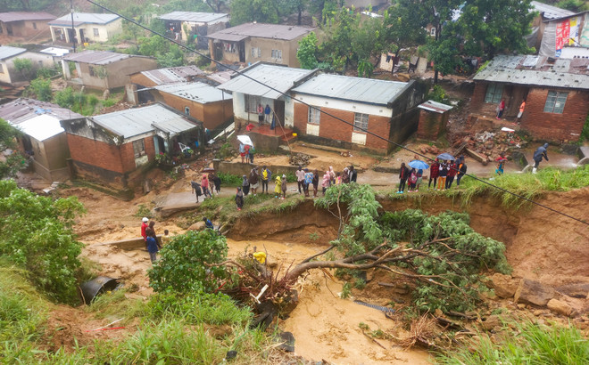 Khu vực bị bão Freddy tàn phá tại Blantyre, Malawi. (Ảnh: THX/TTXVN) Số người thiệt mạng do bão Freddy tại Malawi tăng lên hơn 300 ảnh 1