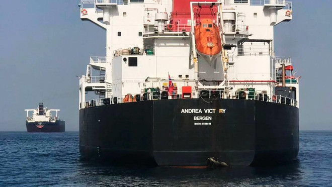 Sự cố tàu chở dầu bốc cháy ở Vịnh Oman: Iran cứu hộ 44 thủy thủ ảnh 1