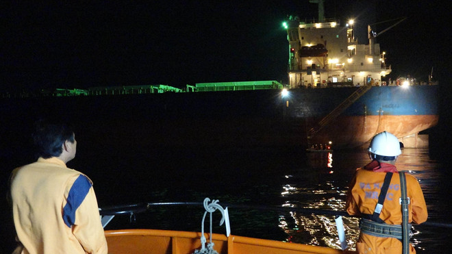 Đà Nẵng: Cấp cứu thuyền viên tàu nước ngoài bị nạn trên biển ảnh 2