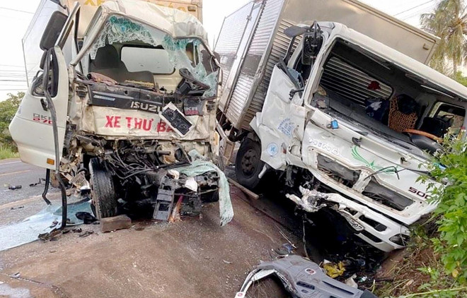 Quảng Ninh: Xe tải va chạm với xe đầu kéo, 6 người bị thương ảnh 1