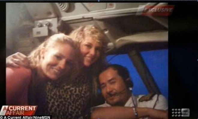 Cơ phó máy bay mất tích từng đưa 2 cô gái vào buồng lái ảnh 1