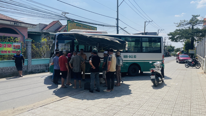 Đồng Nai: Khởi tố tài xế lùi xe bất cẩn khiến một học sinh tử vong ảnh 1