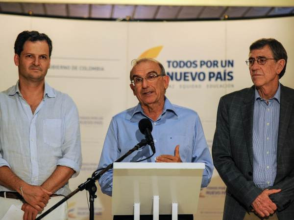 FARC yêu cầu chấm dứt tình trạng chiến tranh với chính phủ Colombia ảnh 1