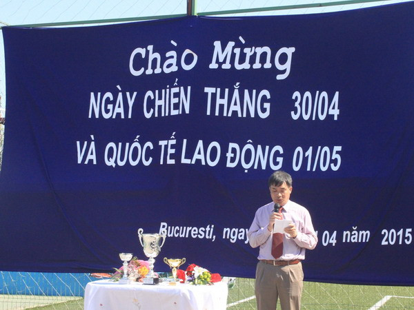 Đại sứ quán Việt Nam ở Romania kỷ niệm 40 năm thống nhất đất nước ảnh 1