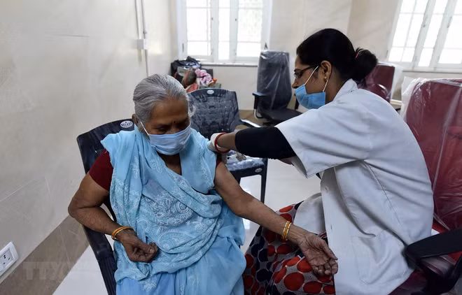 Ấn Độ lập kỷ lục tiêm hơn 20 triệu mũi vaccine trong một ngày ảnh 1