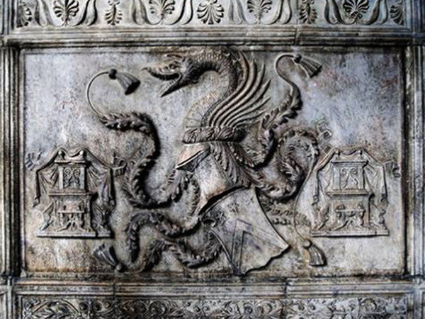 Ngôi mộ của Dracula tàn ác đang nằm tại xứ Naples của Italy? ảnh 1