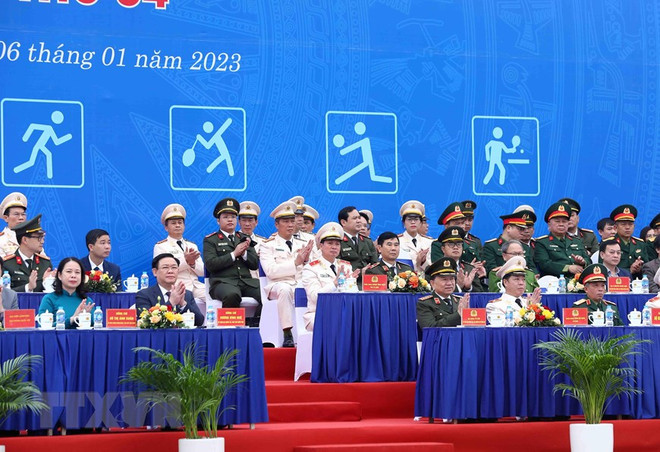 Chủ tịch Quốc hội dự hội thao của lực lượng Cảnh vệ Công an Nhân dân ảnh 1