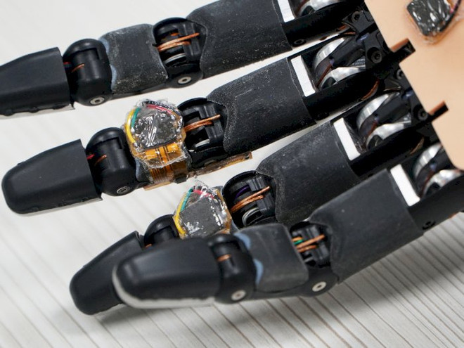 Chất liệu bọt thông minh hứa hẹn cho robot một làn da như người ảnh 1