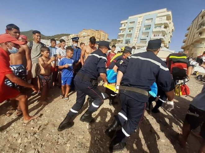 Gần 150 người nhập viện sau khi tắm biển bị ô nhiễm ở Algeria ảnh 1