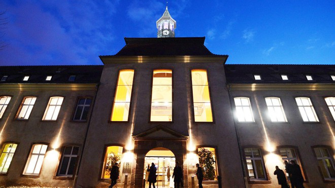 Tổng thống Pháp đóng cửa cơ sở giáo dục danh tiếng đào tạo lãnh đạo ảnh 1