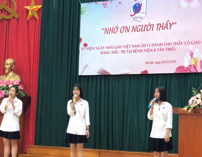 Tri ân các thầy cô giáo đang điều trị bệnh ung thư tại Bệnh viện K ảnh 2