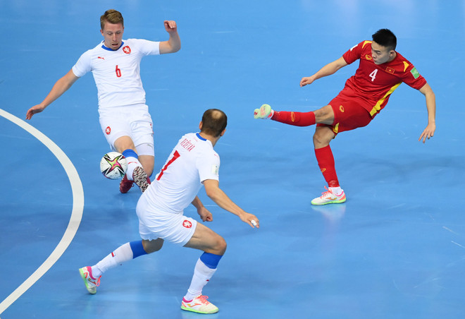 Xác định được 13 đội tuyển góp mặt ở vòng 1/8 FIFA Futsal World Cup ảnh 1