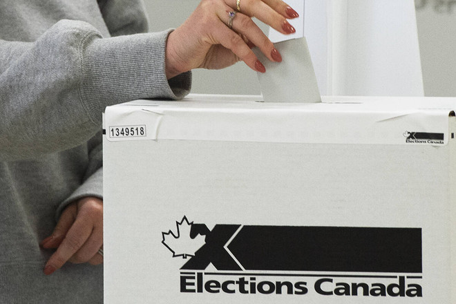 Cử tri Canada đi bỏ phiếu. (Nguồn: summerlandreview) Tổng tuyển cử lần thứ 44 tại Canada: Cử tri bắt đầu đi bỏ phiếu ảnh 1