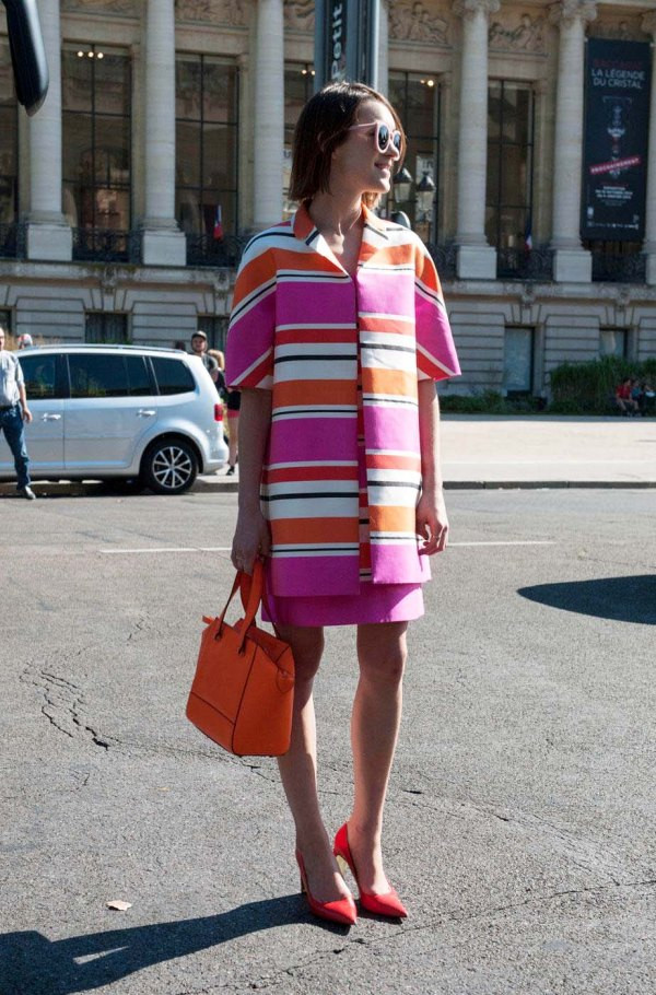 Trẻ trung và nổi bật với họa tiết sọc cầu vồng thời thượng ảnh 9