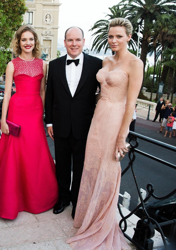 Phong cách của bốn cô nàng "danh gia vọng tộc" đương thời ảnh 11