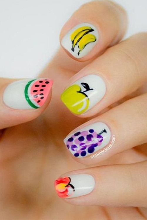 Níu kéo mùa Hè bằng xu hướng họa tiết móng tay trái cây ảnh 2