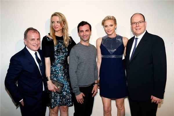 Phong cách của bốn cô nàng "danh gia vọng tộc" đương thời ảnh 9