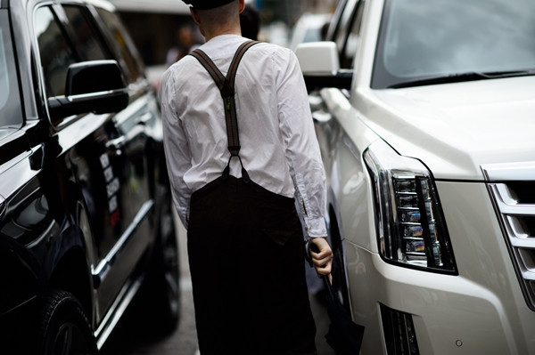 Phong cách luộm thuộm, hầm hố "đổ bộ" trên đường phố New York ảnh 14