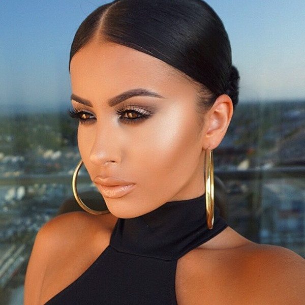 “Strobing” - kỹ thuật trang điểm đang gây "bão" khắp thế giới ảnh 2