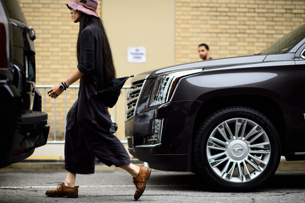 Phong cách luộm thuộm, hầm hố "đổ bộ" trên đường phố New York ảnh 3